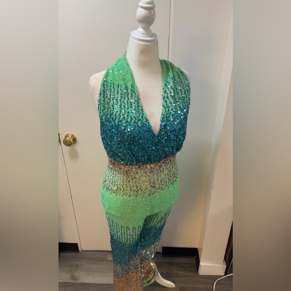 Ombre Sequin Halter Neck Flared Jumpsuit - Picture 2 of 3
